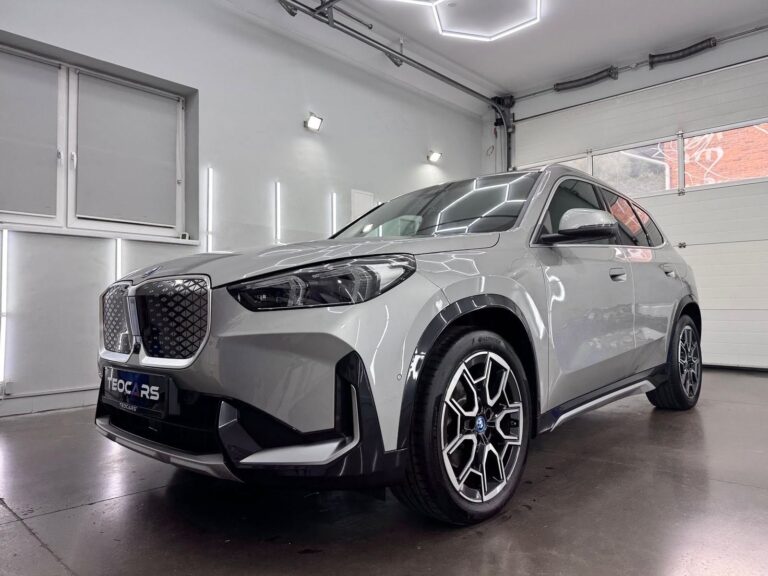 BMW iX1 xDrive E30 X-LINE INDIVIDUAL